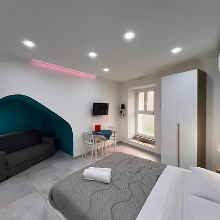 Appartement Number 8 *