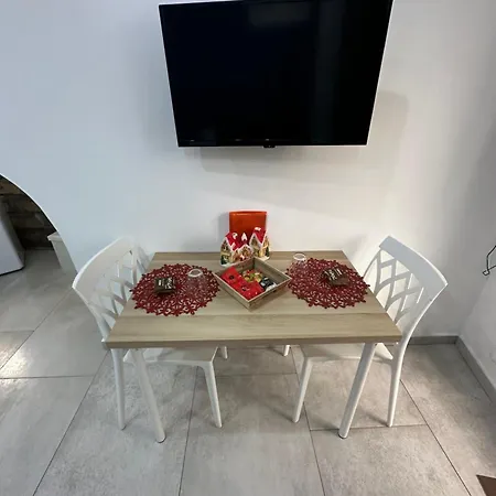 Number 8 * נאפולי
